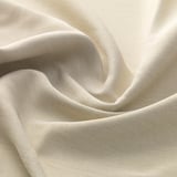 Rideaux de couleur crème avec un tissage dense, une texture fine et un motif à rayures subtiles ; Tissu de haute qualité.