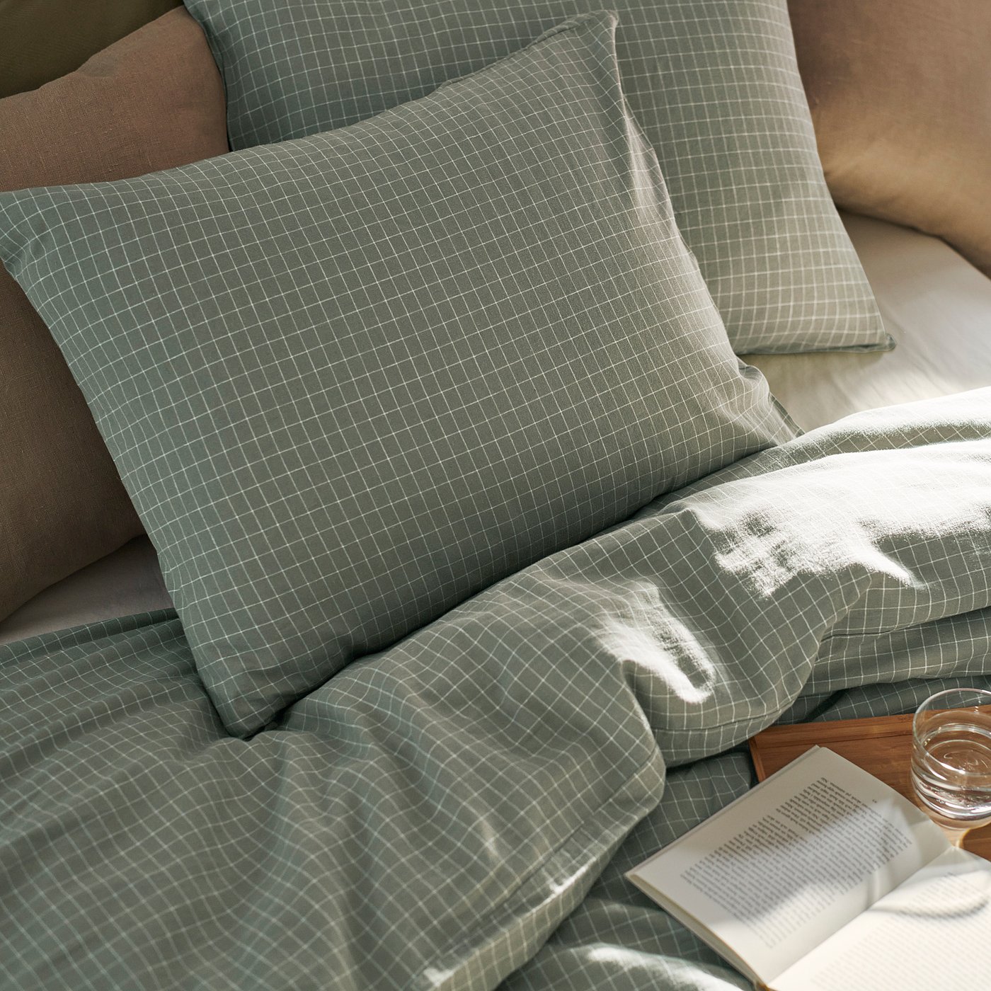 ÅKERFIBBLA Duvet cover and pillowcase 