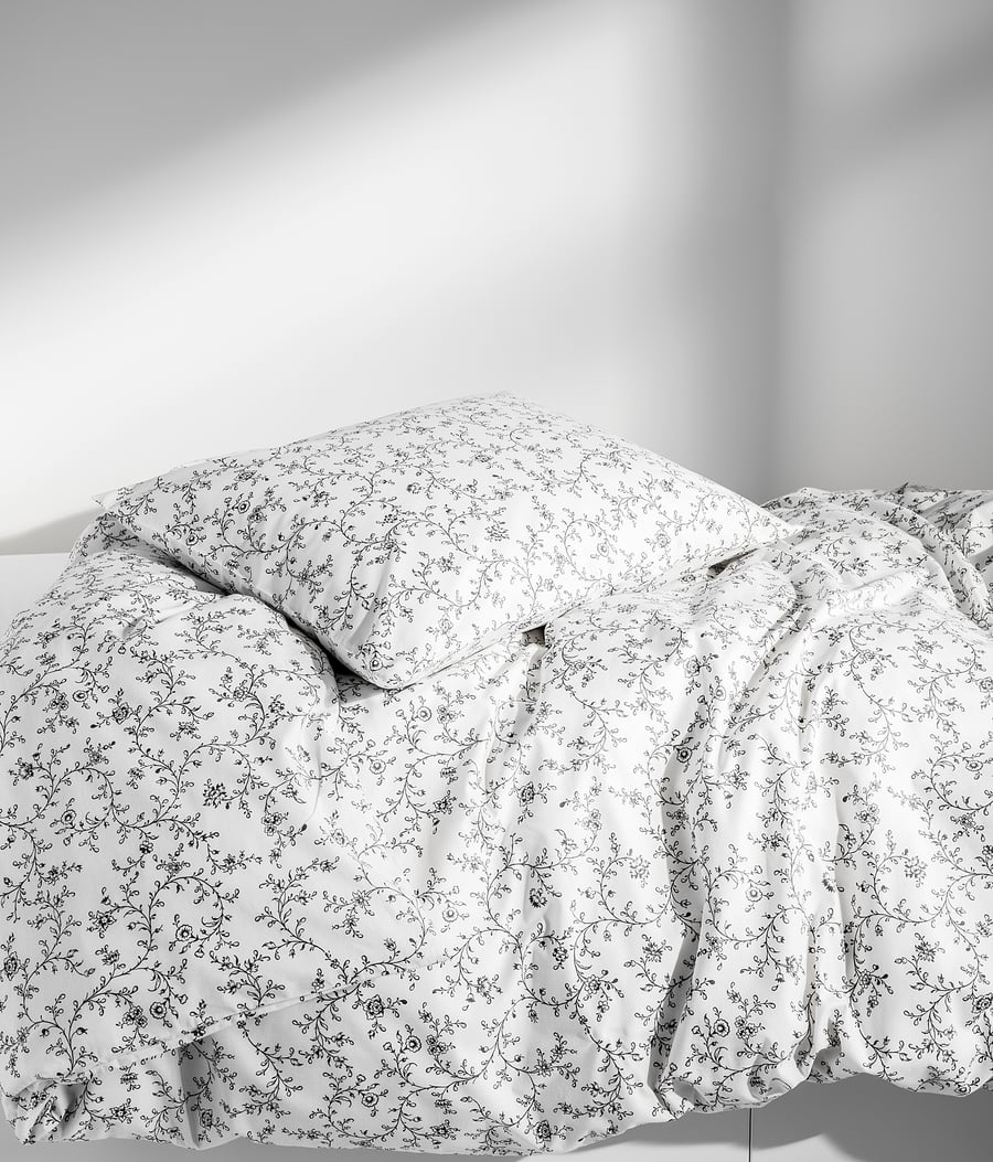 KOPPARRANKA Printed White Dark Grey Quilt cover and Pillowcase Set