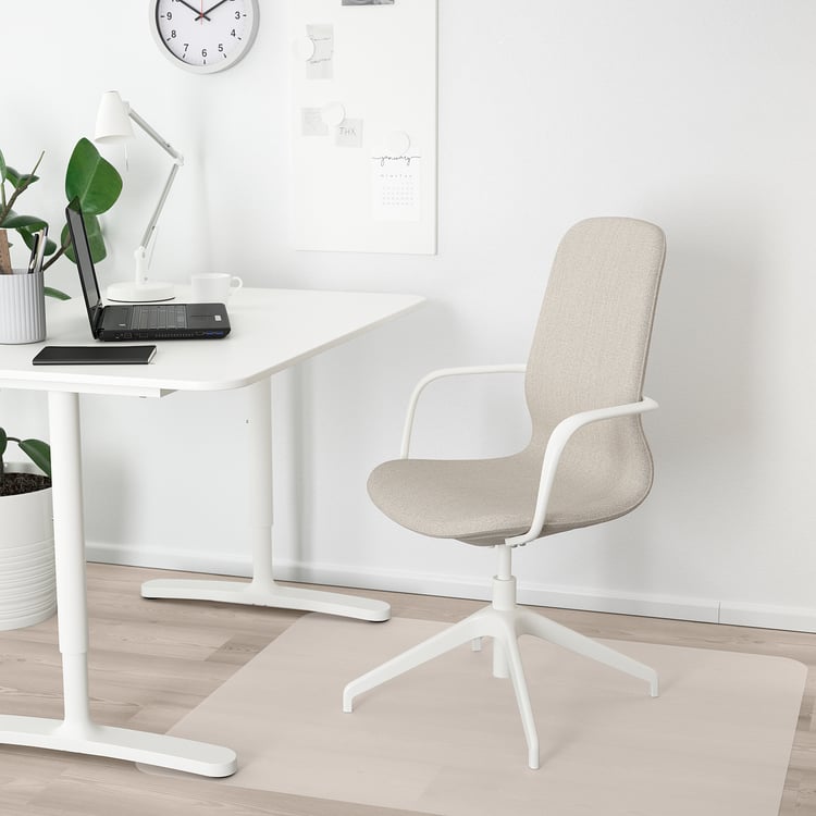 LÅNGFJÄLL Gunnared beige, Office chair with armrests, Width 67 cm Max