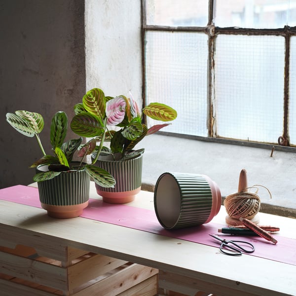 MÄVINN Plant pot, green/sand