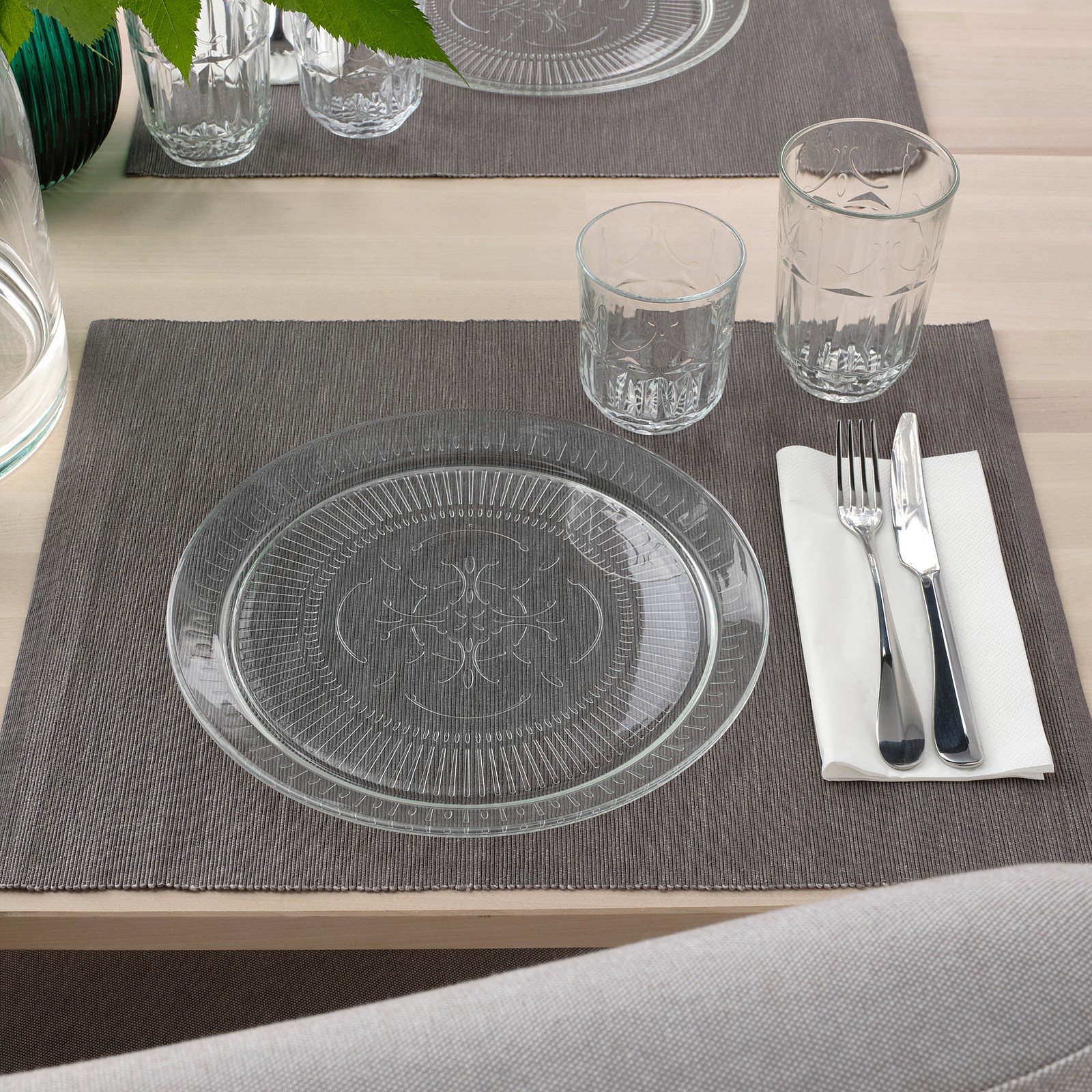 SÄLLSKAPLIG Plate, clear glass/patterned, 26 cm IKEA