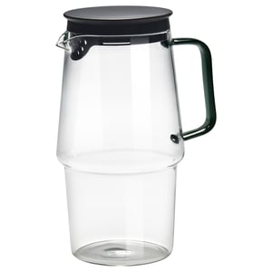 SKINNFISK glass jug, transparent with green handle, round shape, black lid with strainer.