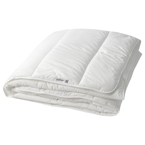 Folded white SKOGSFRÄKEN duvet featuring soft, breathable recycled polyester/lyocell fabric and filling.