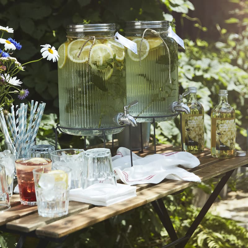 Sommerliche Drinks zu Midsommar