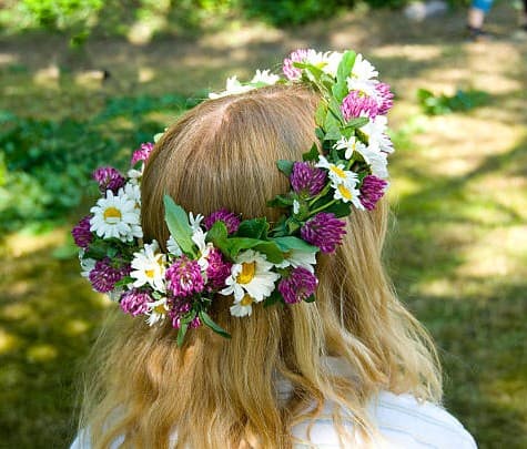 IKEA Vaughan March Break - paper flower crowns!