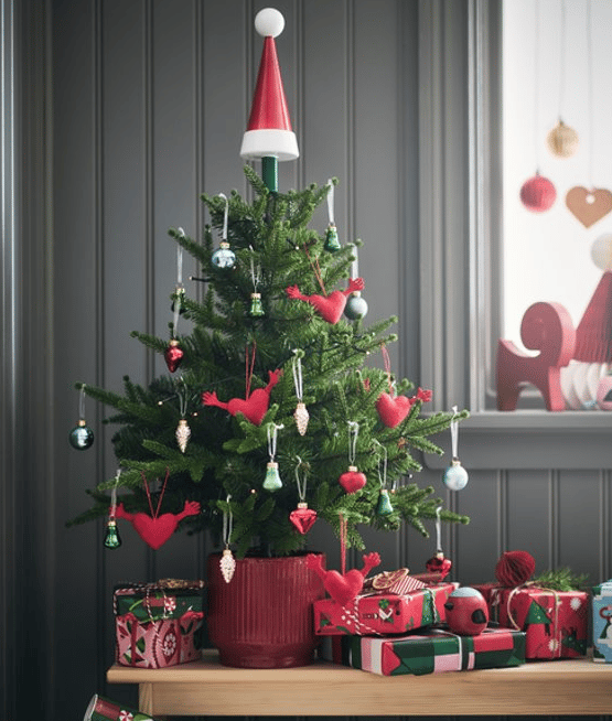 Tree-riffic decorating (Christmas Kids Craft)