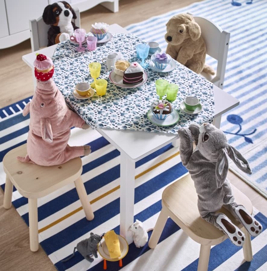 Easter breakfast with the Easter Bunny!