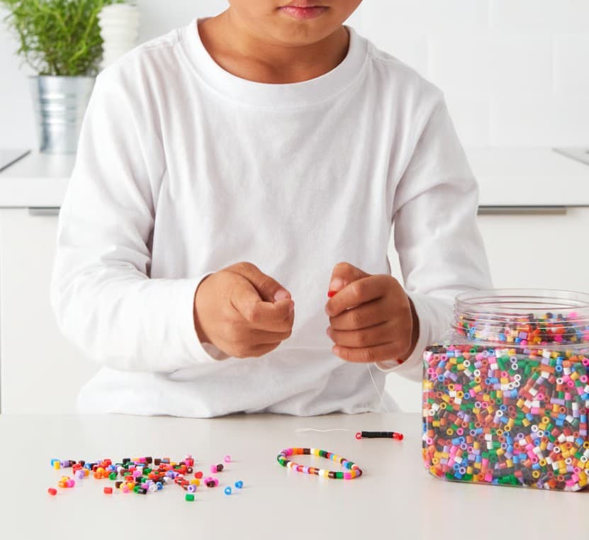 Spring Break Kids Craft: Friendship Bracelets!