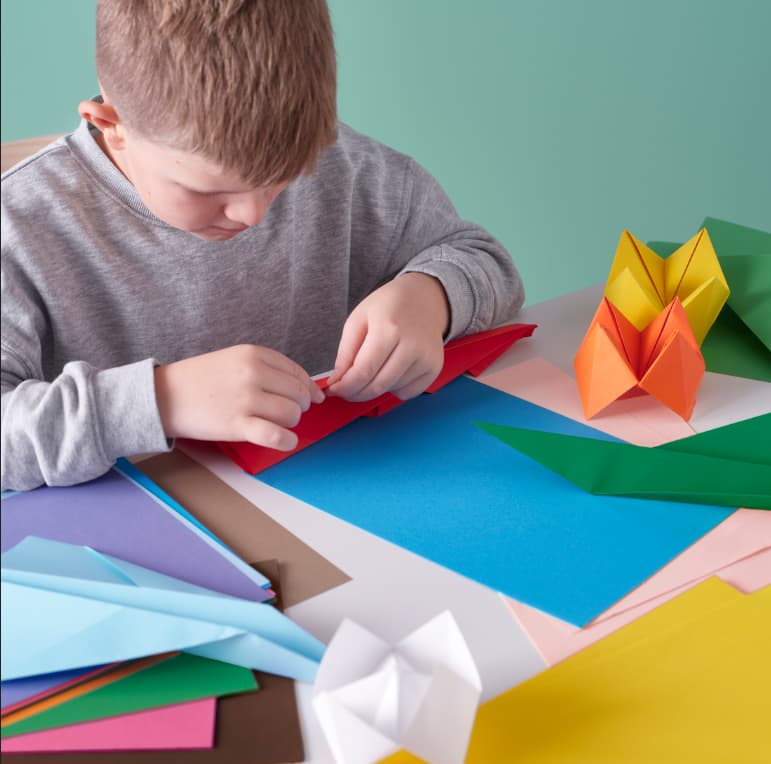 Summer Craft: Sun Paper Suncatcher