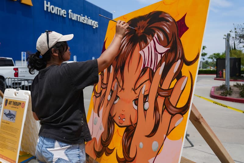 Art Therapy: Live Muralists