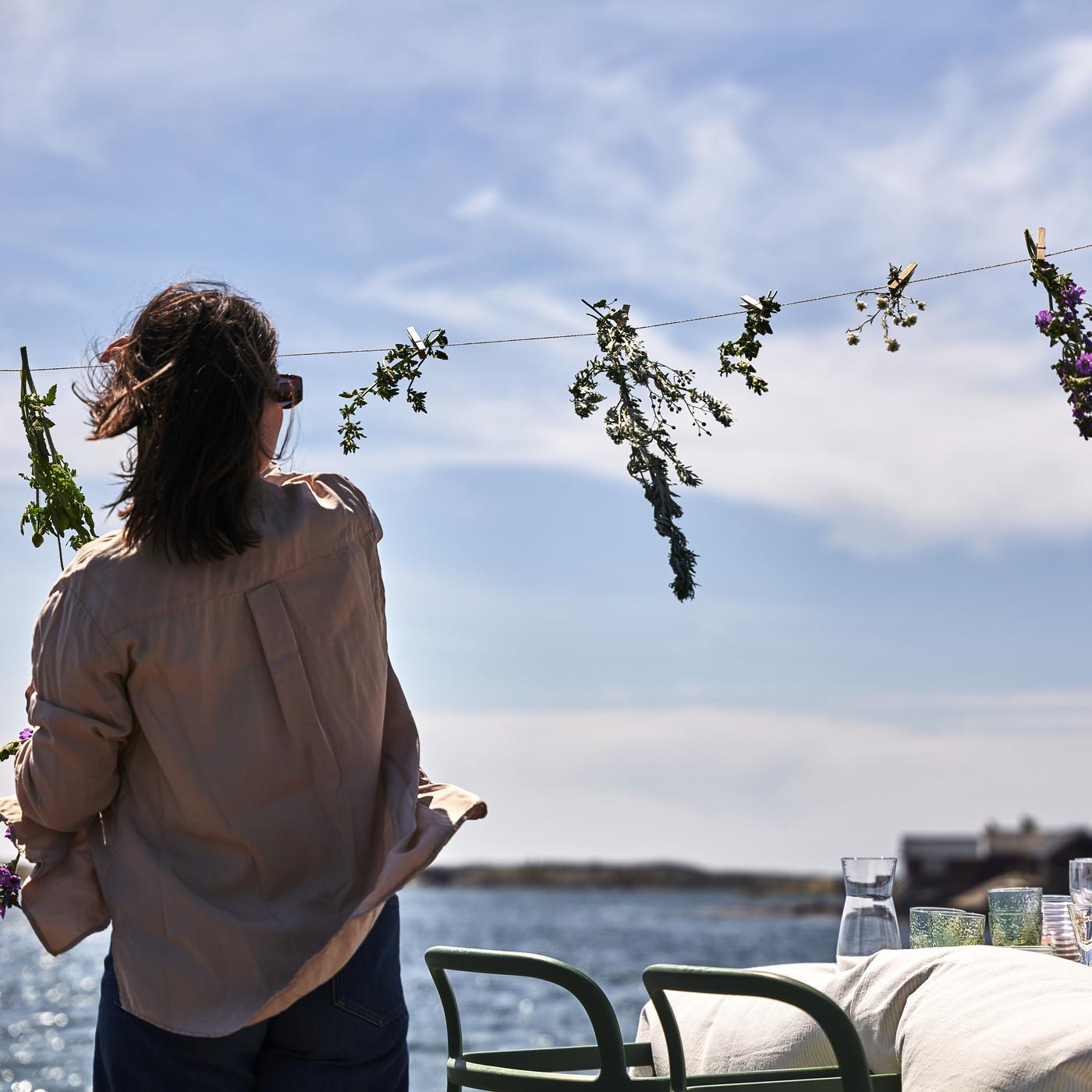 Follow the Midsummer Flowers Scavenger Hunt!