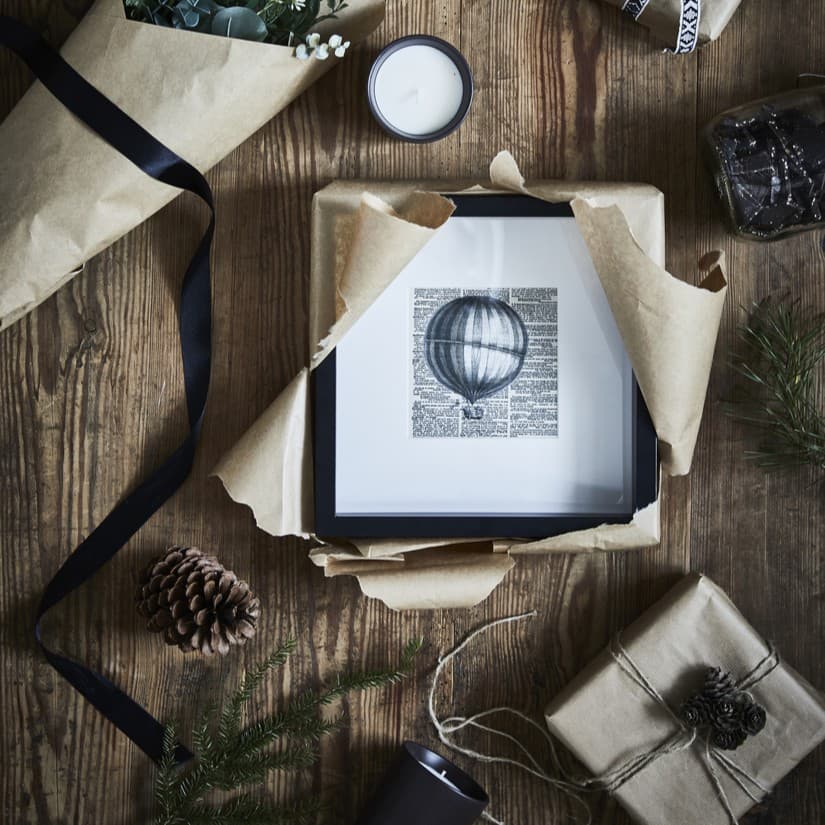 Adult Holiday Photo Frame Wreath Craft