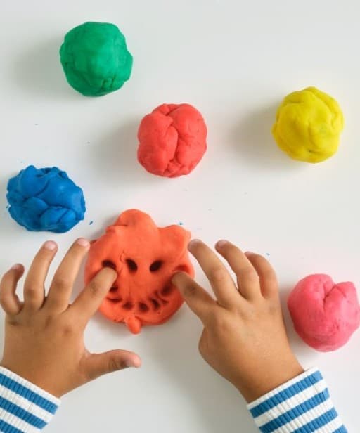 🎨 Atelier pâte à modeler Småland