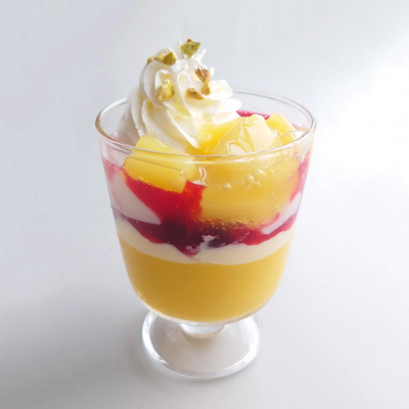 英語でキッズパティシエ~夏のパインとベリーのパフェをつくろう~