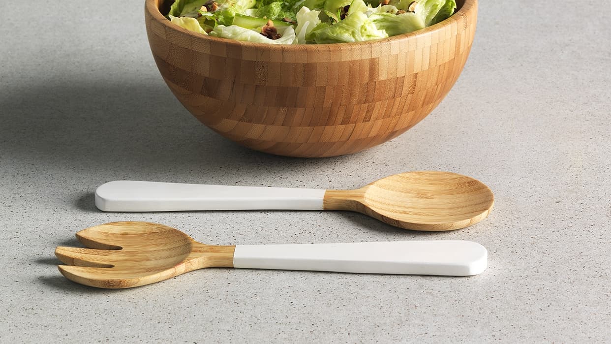 Serving utensils