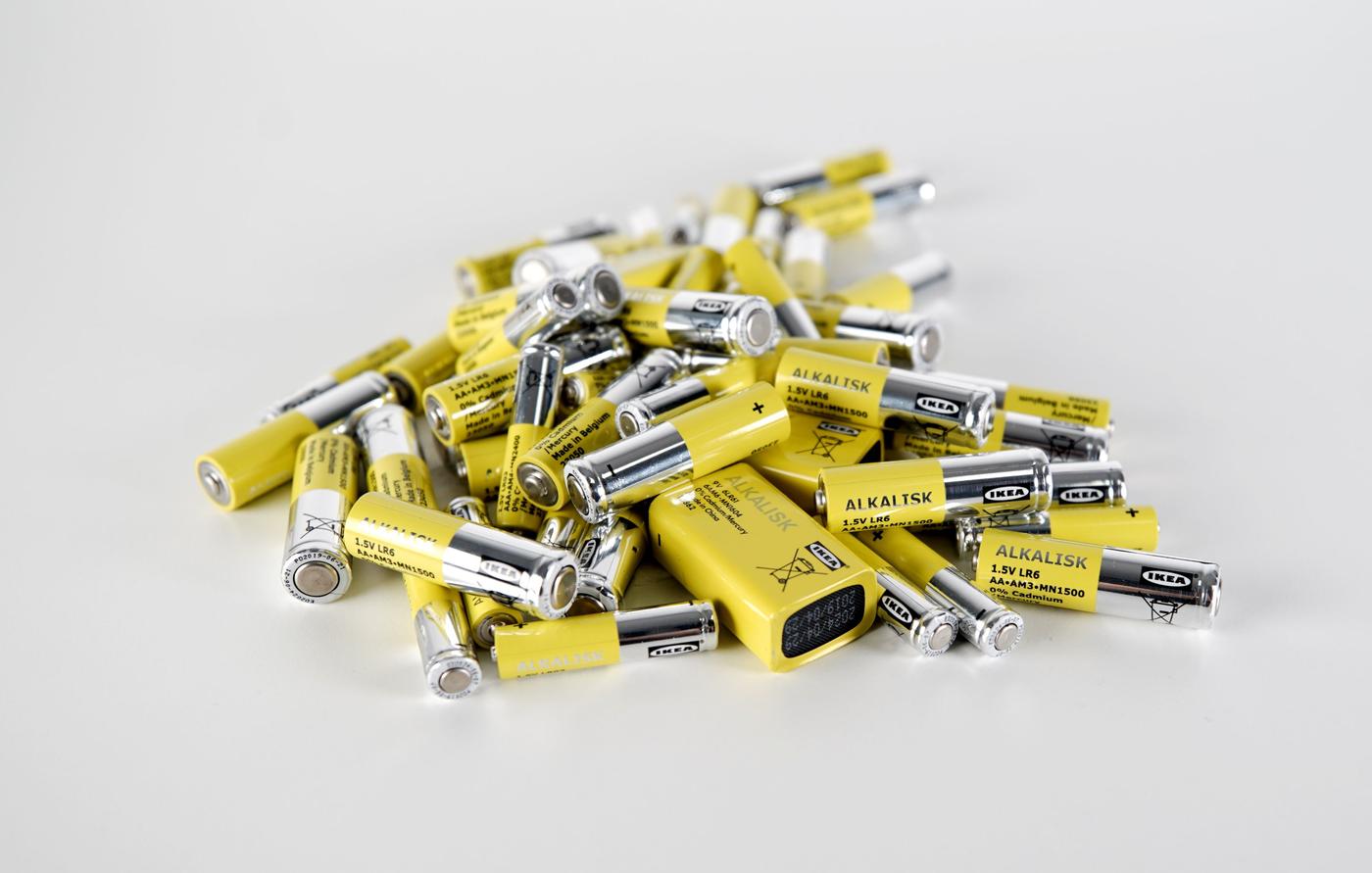 A pile of yellow and silver batteries.
