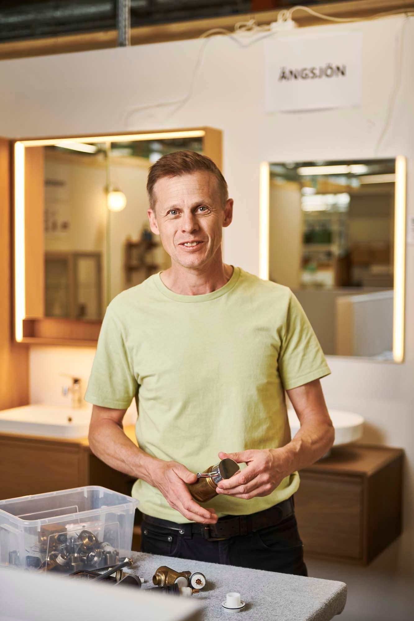 A portrait of IKEA Innovation Developer Tobias Svanberg.