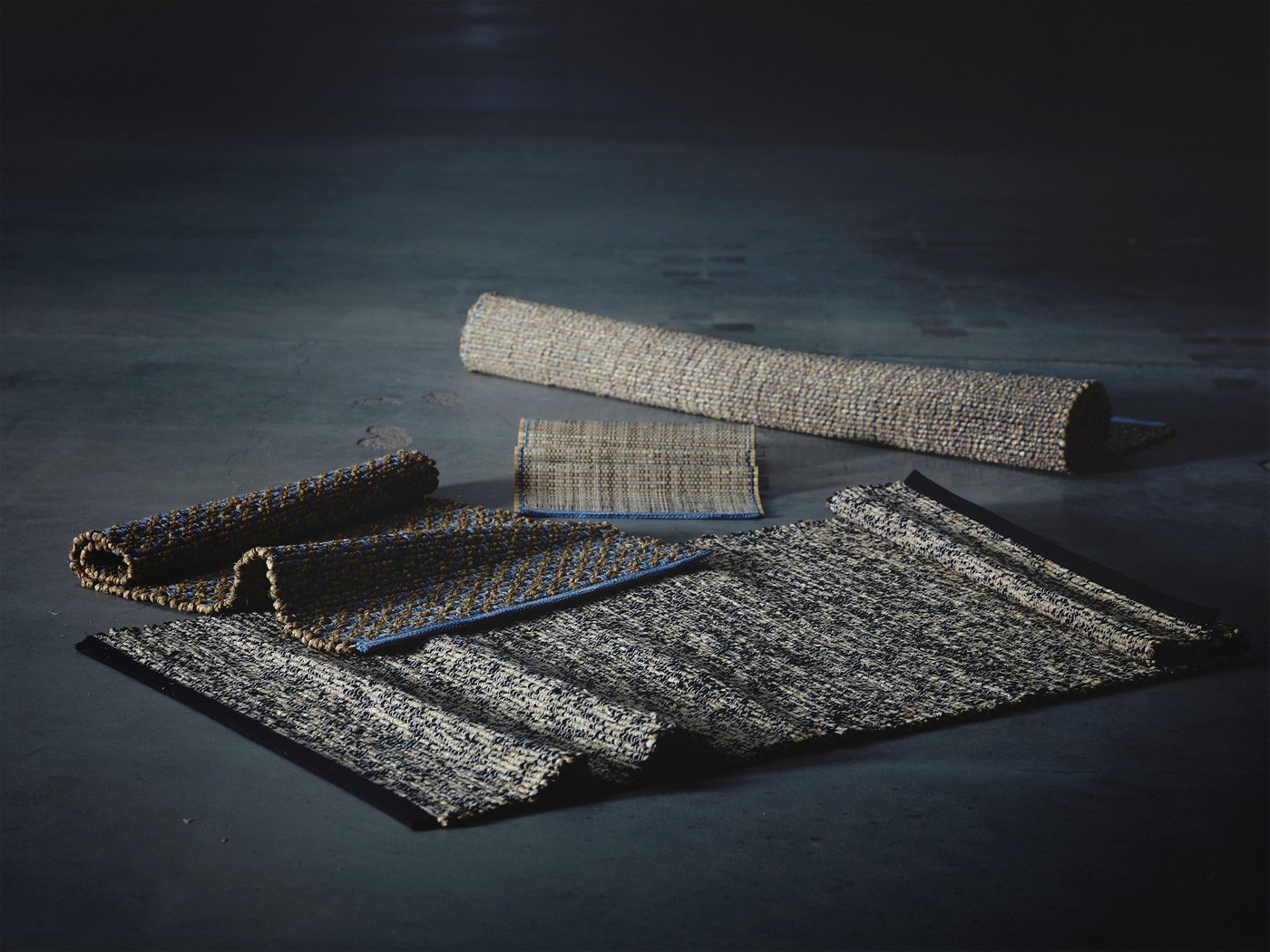 A rice straw rug from the FÖRÄNDRING collection.