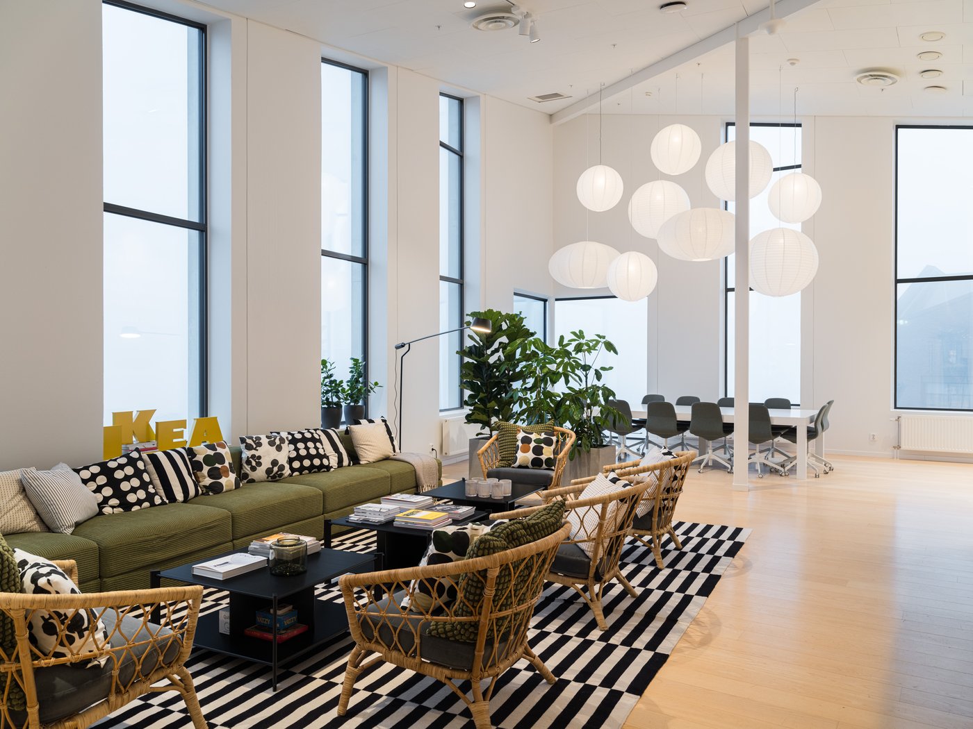 A comfortable seating area in the IKEA KLIPPORNA office in Malmö.