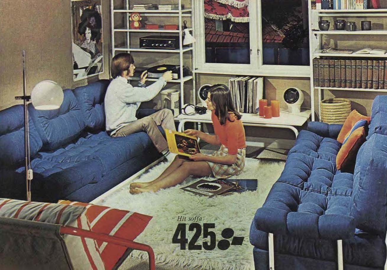 Two people play records in the living room in the 1973 IKEA catalogue