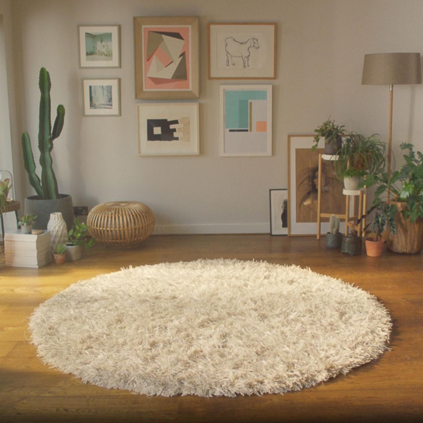 A video about IKEA Place.