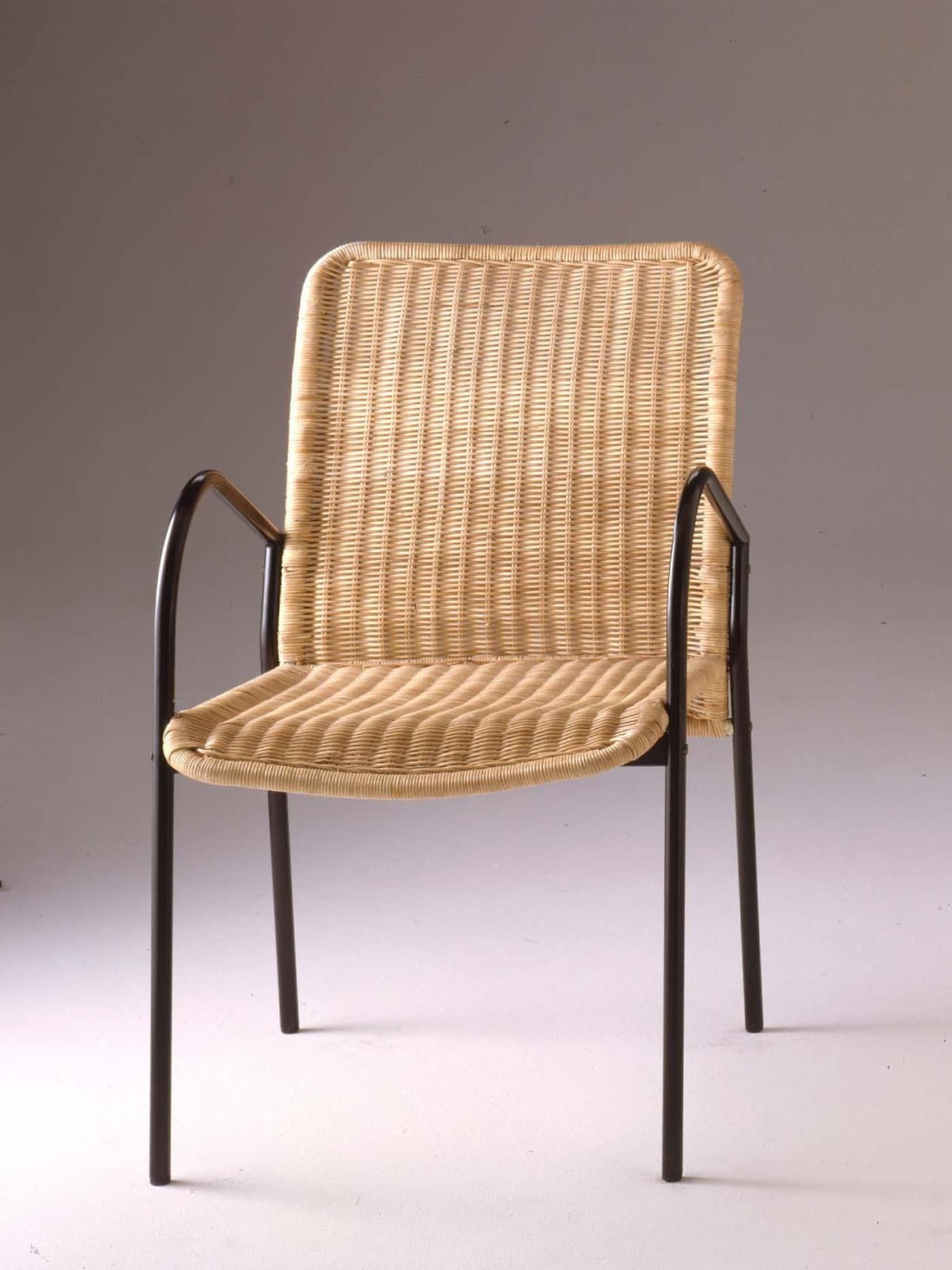 TALUS rattan chair with black frame