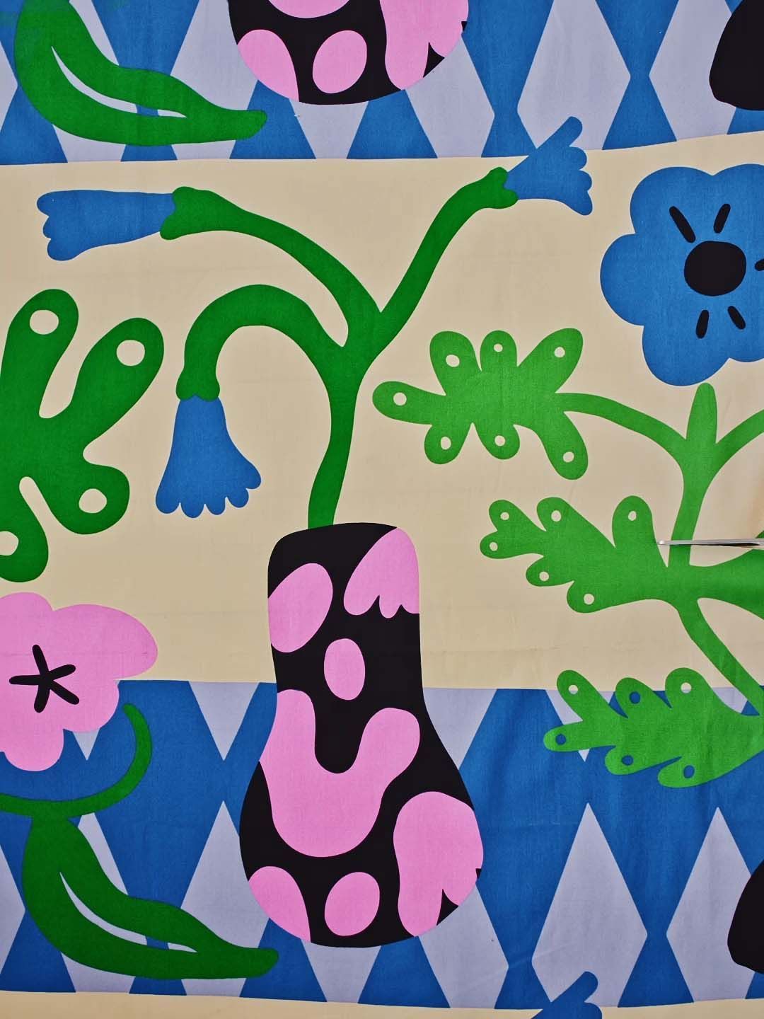 A still image of a piece of patterned FJÄLLDRABA fabric.