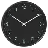 Crni, okrugli, tihi kvarcni sat s bijelim kazaljkama i brojevima.