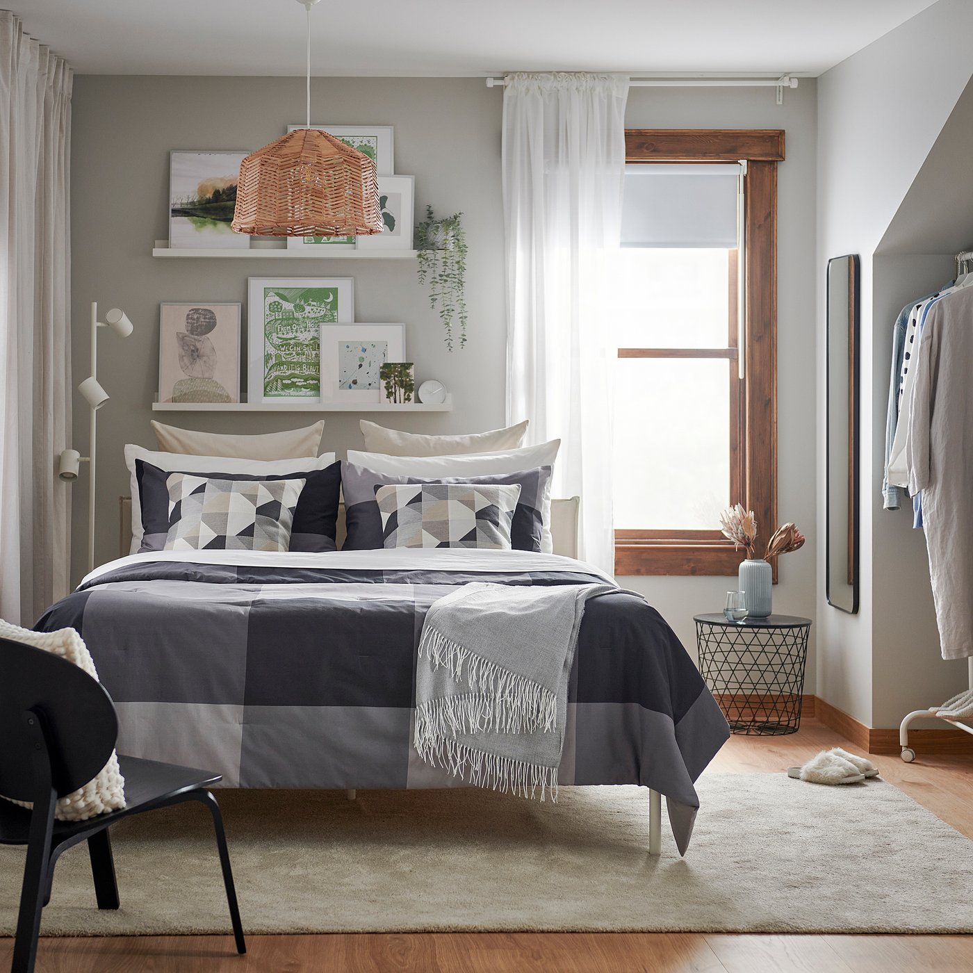 BRUNKRISSLA navlaka za poplun i 2 jastučnice , crna