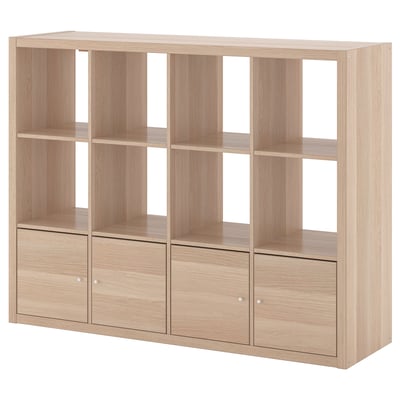 IKEA KALLAX je lagana drvena polica s hrastovom završnom obradom, sa šest otvorenih pretinaca i tri ladice.