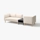 Moderni bež LILLEHEM sofa set s laganim drvenim nogama i crnim pomoćnim stolićem.
