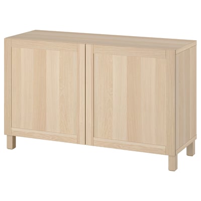 Ikea BESTÅ világosfa tálalószekrény két ajtóval.