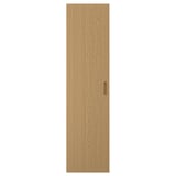 Ezen a képen egy TONSTAD tölgyfa furnérajtó látható világosbarna színben, szálcsiszolt felülettel és fa fogantyúval, amely ideális a pax gardróbszekrényekhez.