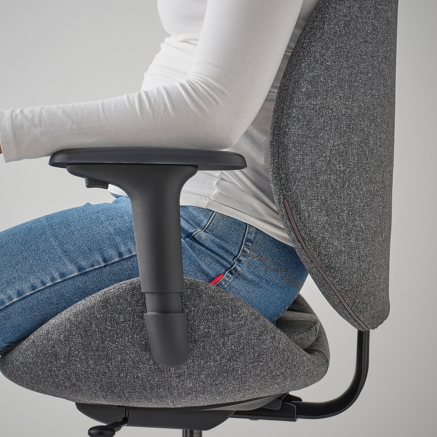 IKEA HATTEFJALL オフィスチェア アームレスト付き 手渡し 廃盤品 HATTEFJÄLL office chair with armrests, Gunnared dark grey/black