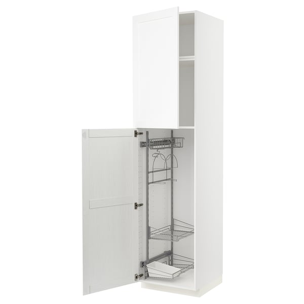 White METOD kitchen cabinet with pull-out shelves.