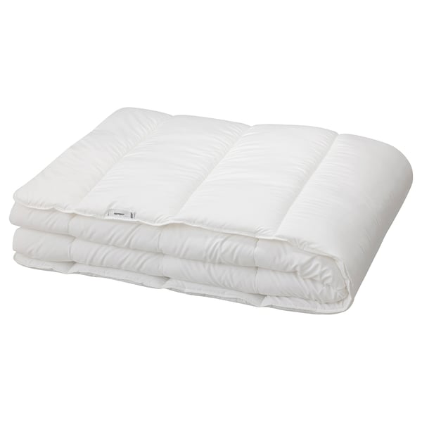 Folded white SÄFFEROT duvet, rectangular, pure, soft microfiber with quilted design, recycled materials.