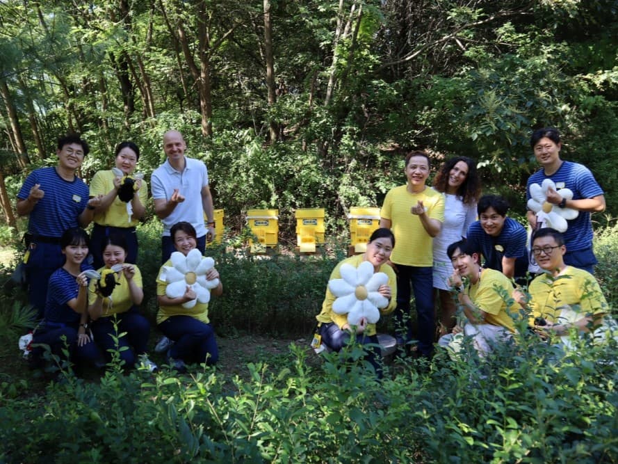 홈퍼니싱 리테일 기업 이케아 코리아가 광명점과 고양점에 조성한 도시 양봉장에서 첫 꿀을 수확했다.