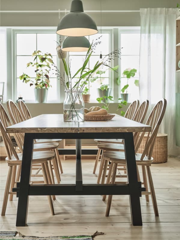 שולחן אירוח