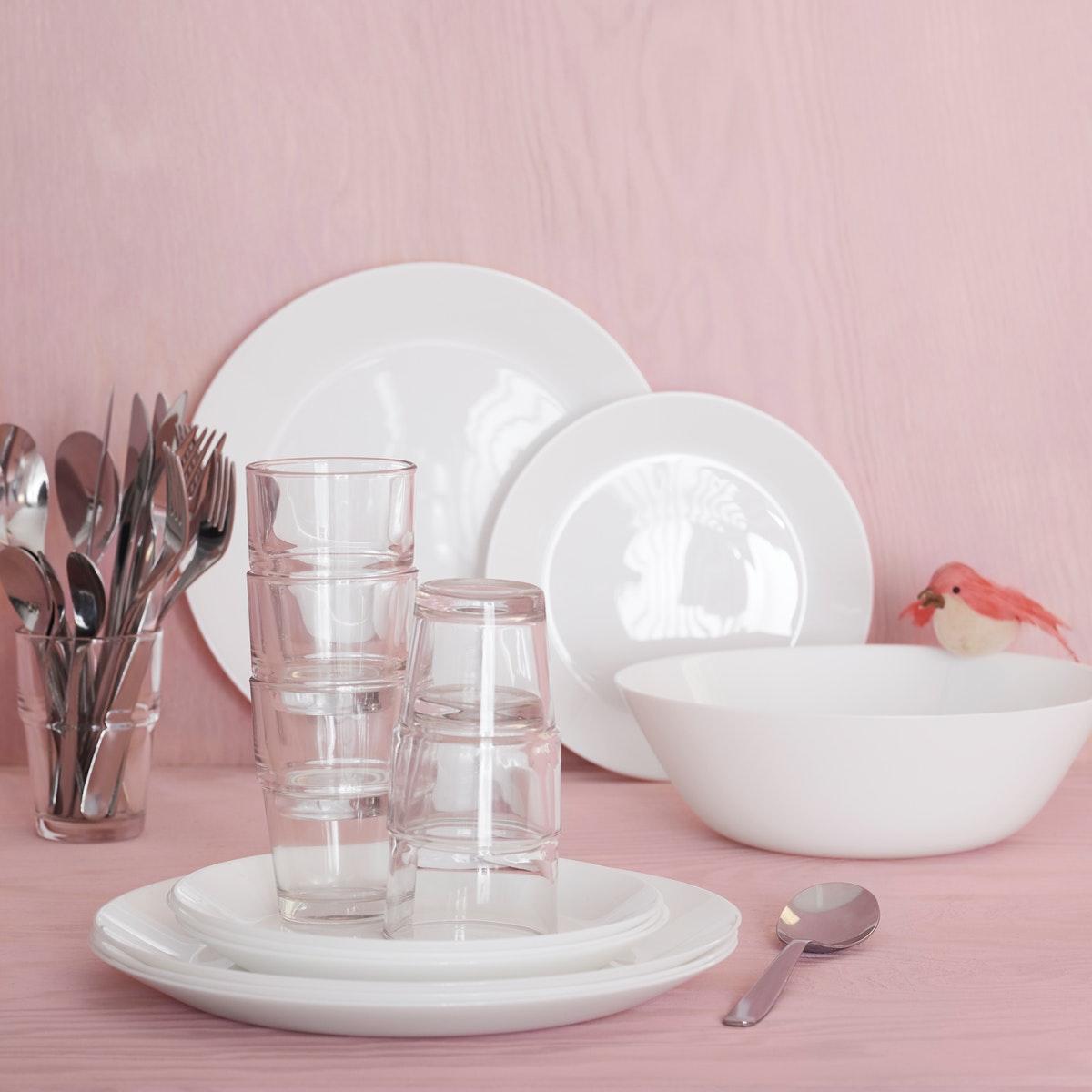 Günstige Kombination: Klassische weiße Teller - IKEA