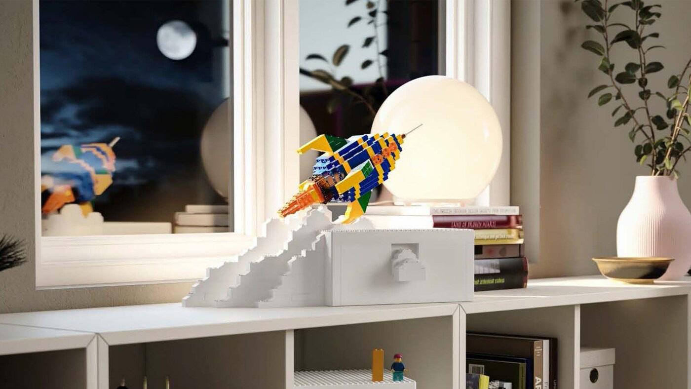 창문앞에 놓여진 뷔글레크 컬렉션