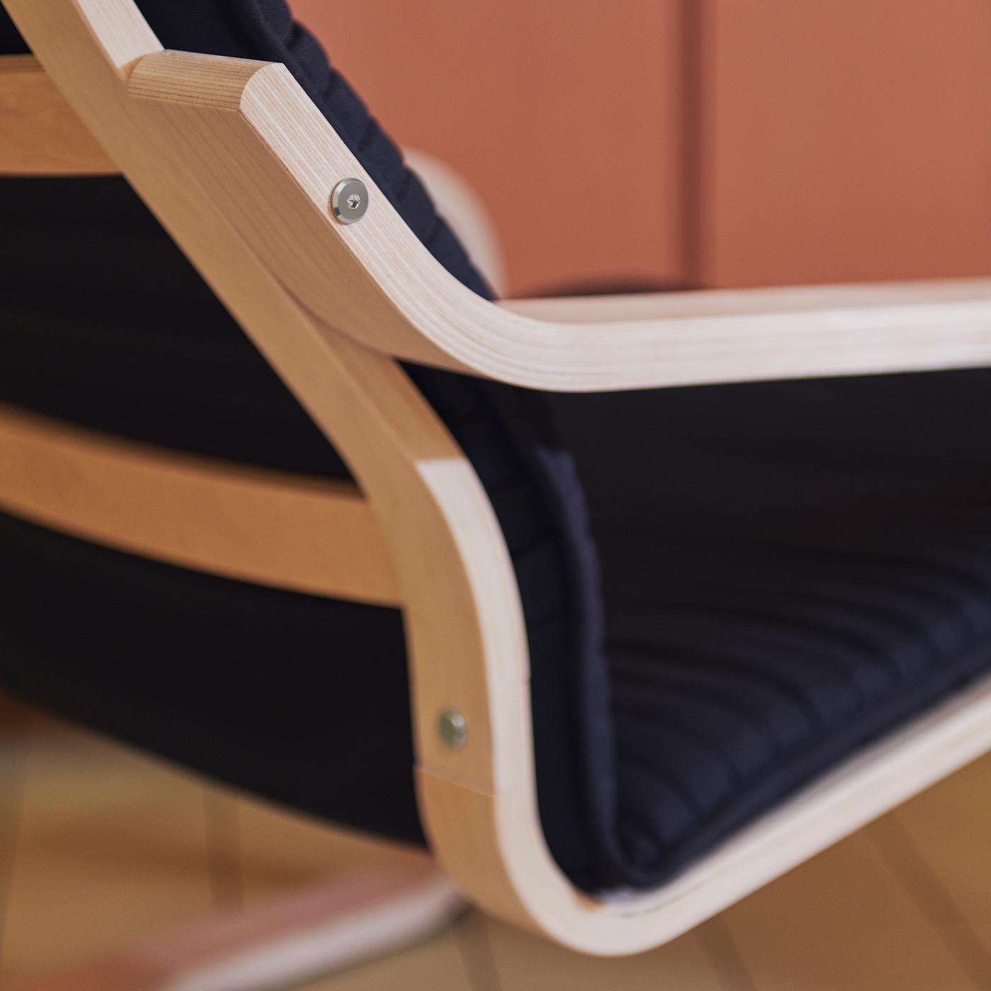 포엥의 뒷부분이 보이는 클로즈업