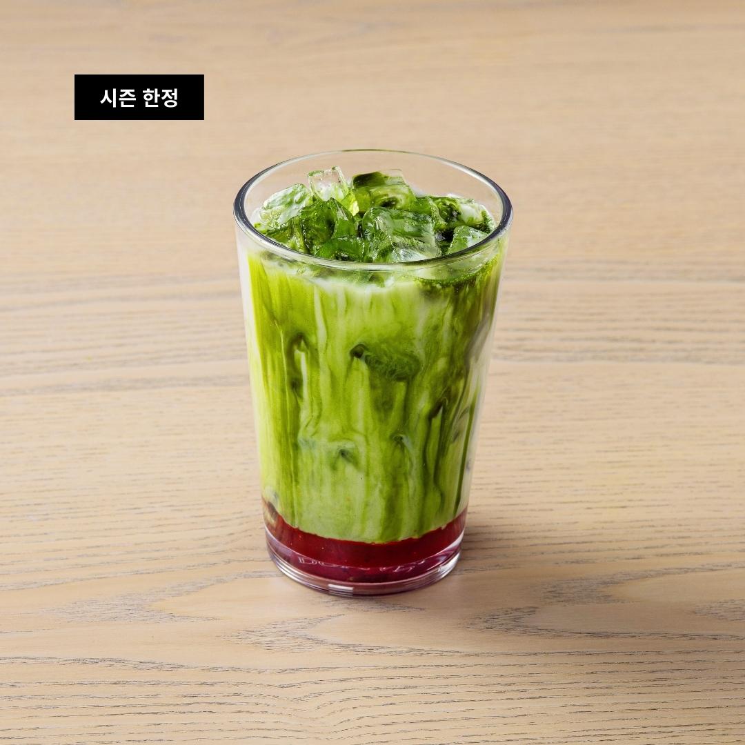딸기 말차 라떼 이미지
