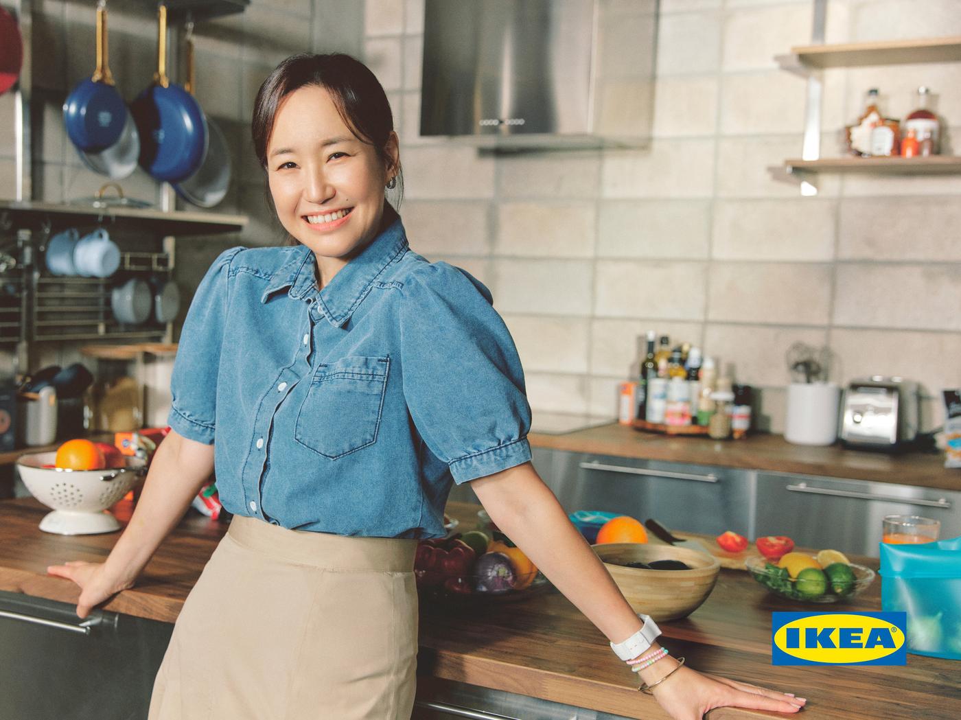 홈퍼니싱 리테일 기업 이케아 코리아가 요리와 식사의 즐거움을 전하는 새로운 캠페인 ‘모든 시작은 주방에서’를 선보이며 방송인 강주은을 앰배서더로 발탁했다.