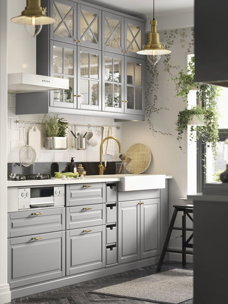A sleek traditionalstyle kitchen with BODBYN IKEA IKEA