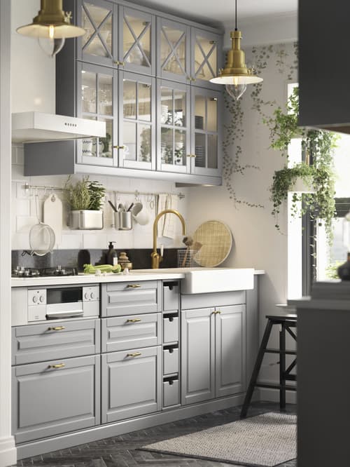 A sleek traditionalstyle kitchen with BODBYN IKEA IKEA