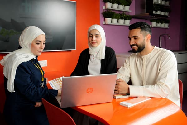 10 | رضاكم هو الأولوية