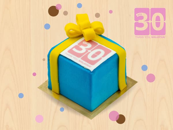 30 years anniversary cake