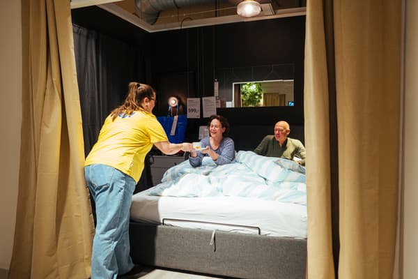 360 hotelgasten ontwaken in winkels van IKEA