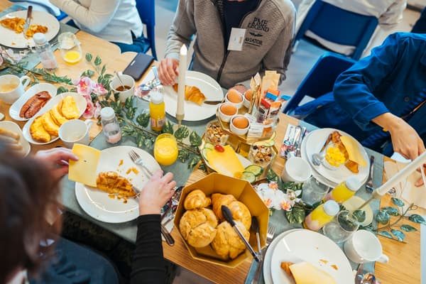 360 hotelgasten ontwaken in winkels van IKEA
